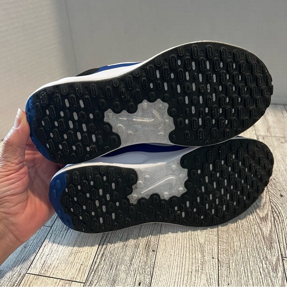 Nike Revolution 7 Shoes FB7689 401 Royal Blue White Black Kids Size 1Y Unisex - Picture 5 of 6